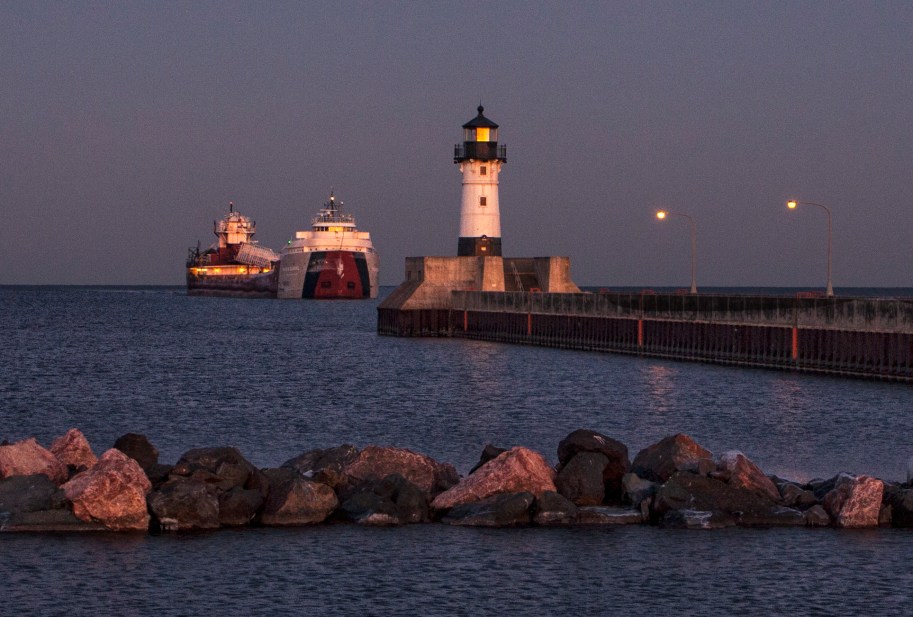 lighthouse duluth